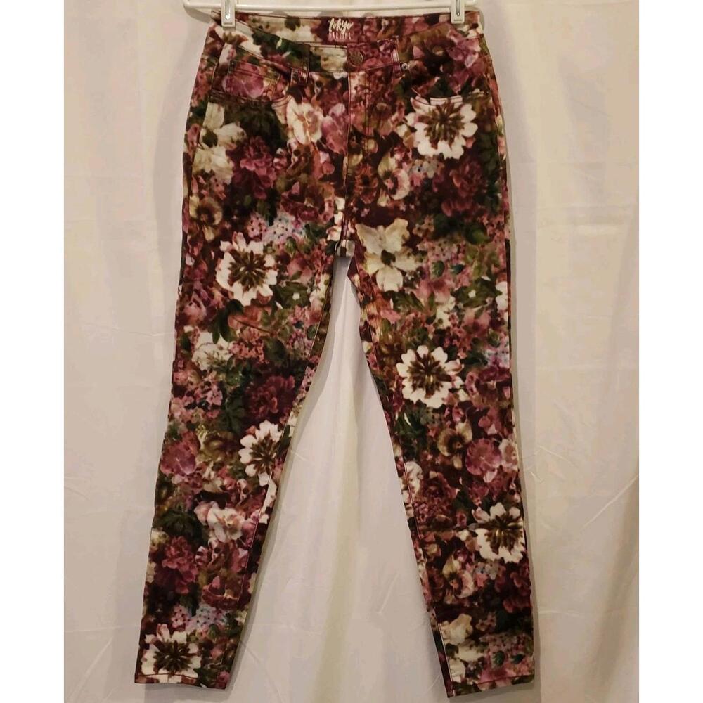 Tokyo Darling Jeans High Wasted Jegging Size 10 Floral Design Jeans NWOT